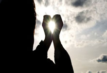 奥地利滑雪选手在速降项目中取得出色成绩